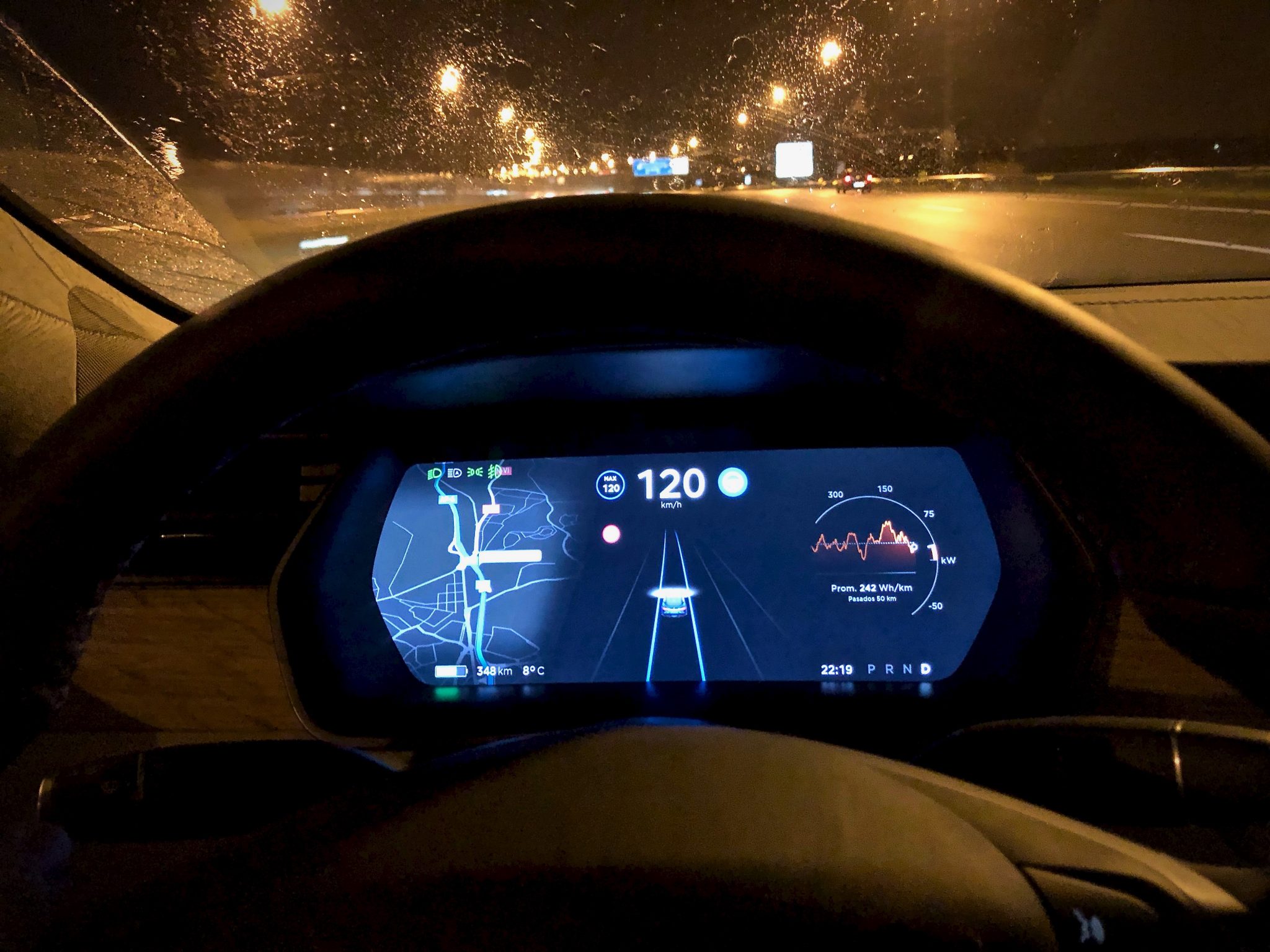 Pantalla autopilot - Tesla Model S 100D y nuestro viaje de 1.000 km