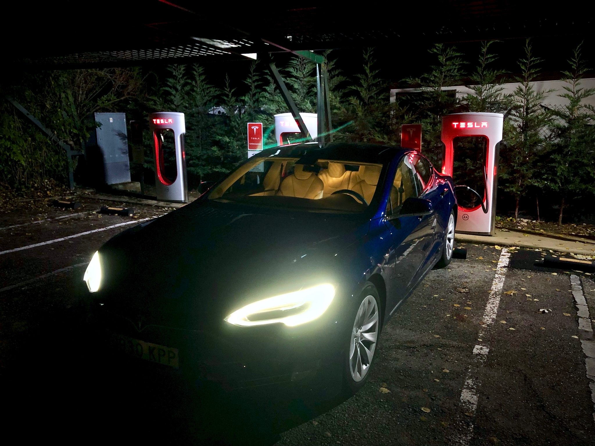 Supercargador Burgos - Tesla Model S 100D y nuestro viaje de 1.000 km
