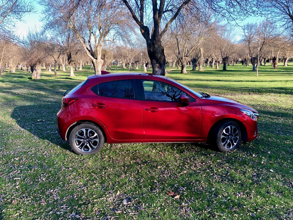 Mazda2 Zenith 1.5 Skyactiv-G 90 CV Disen%CC%83o Vista lateral derecha 1140x855 - Mazda2 Zenith 1.5 Skyactiv-G 90 CV
