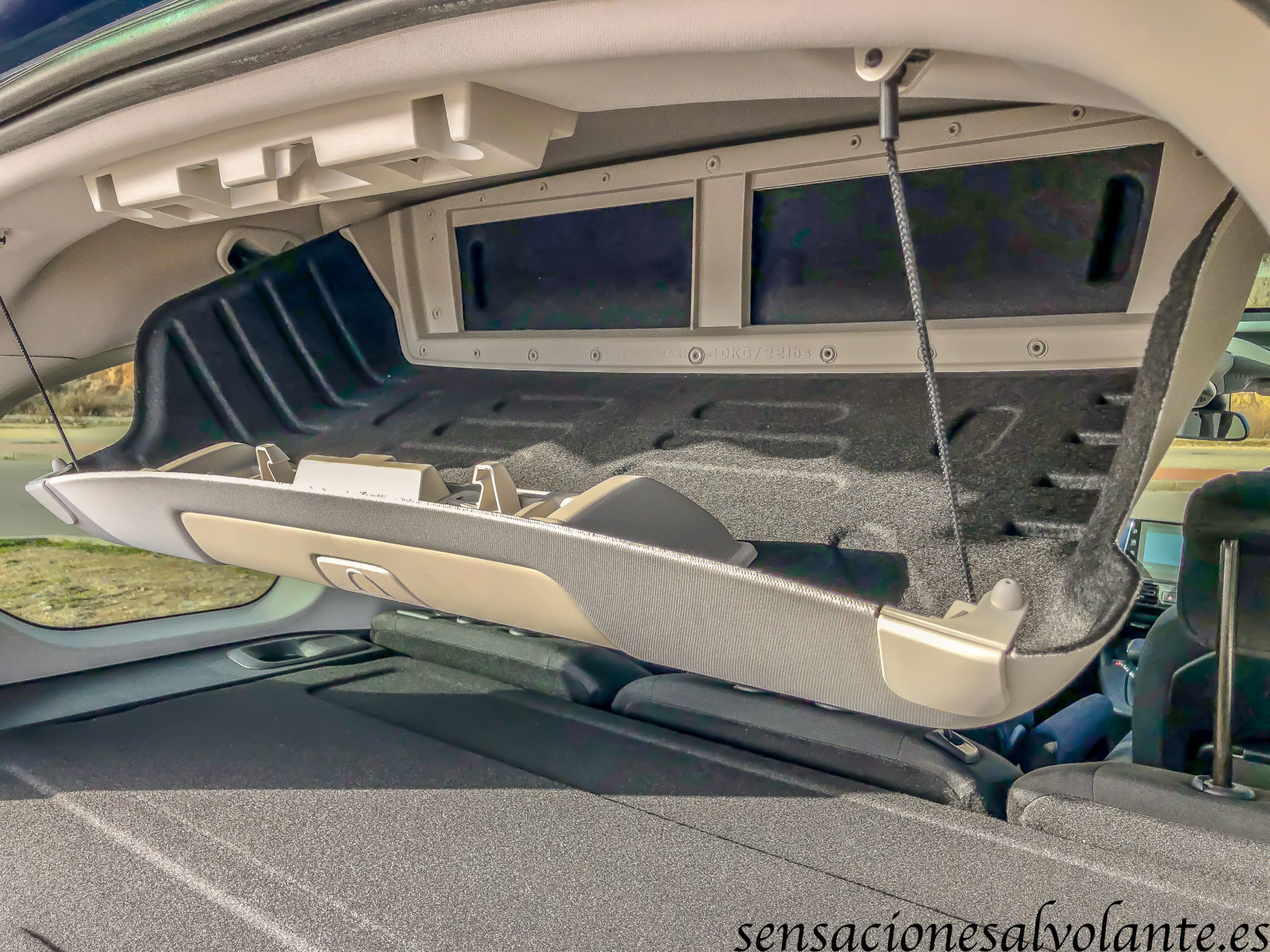 Compartimento maletero abierto vista lateral Opel Combo Life - Opel Combo Life: Un coche muy versátil