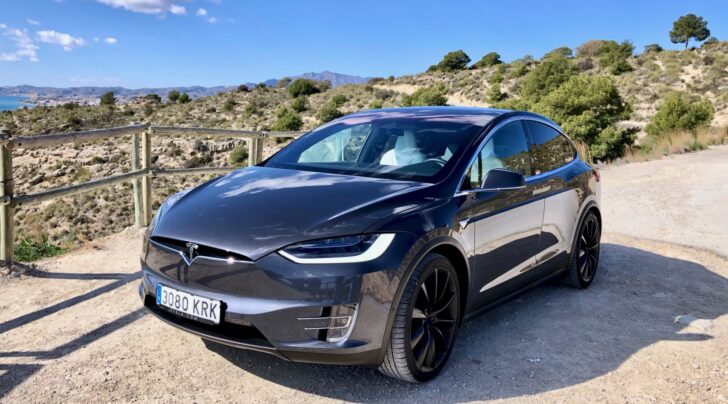 Frontal Izquierdo Tesla Model X 100D 728x404 - Ya es obligatorio: los coches eléctricos e híbridos de nueva homologación deben de hacer ruido