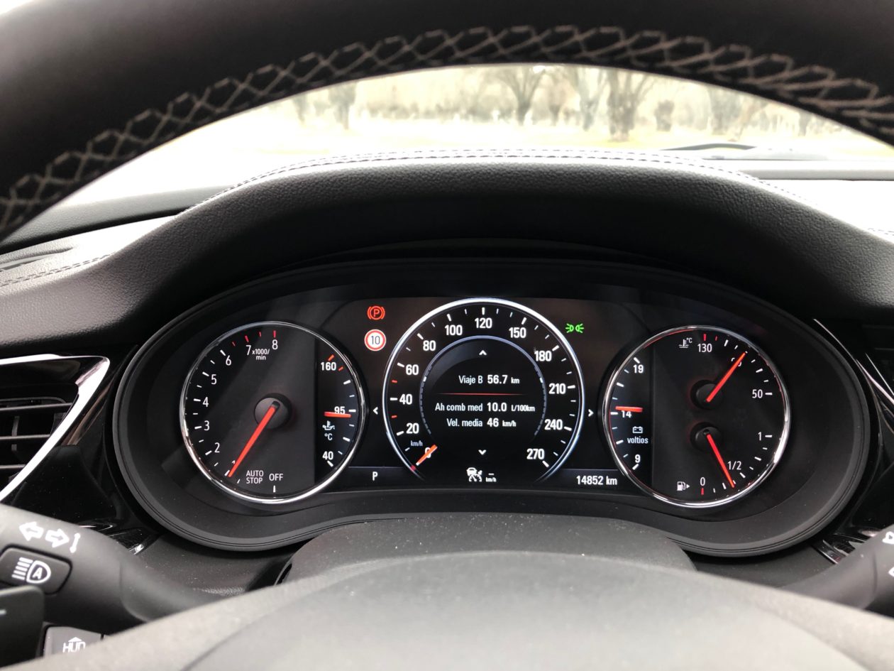 Opel Insignia Country Tourer 2.0 Turbo 260 CV Taco%CC%81metro 1260x945 - Opel Insignia Country Tourer 2.0 Turbo 260 CV