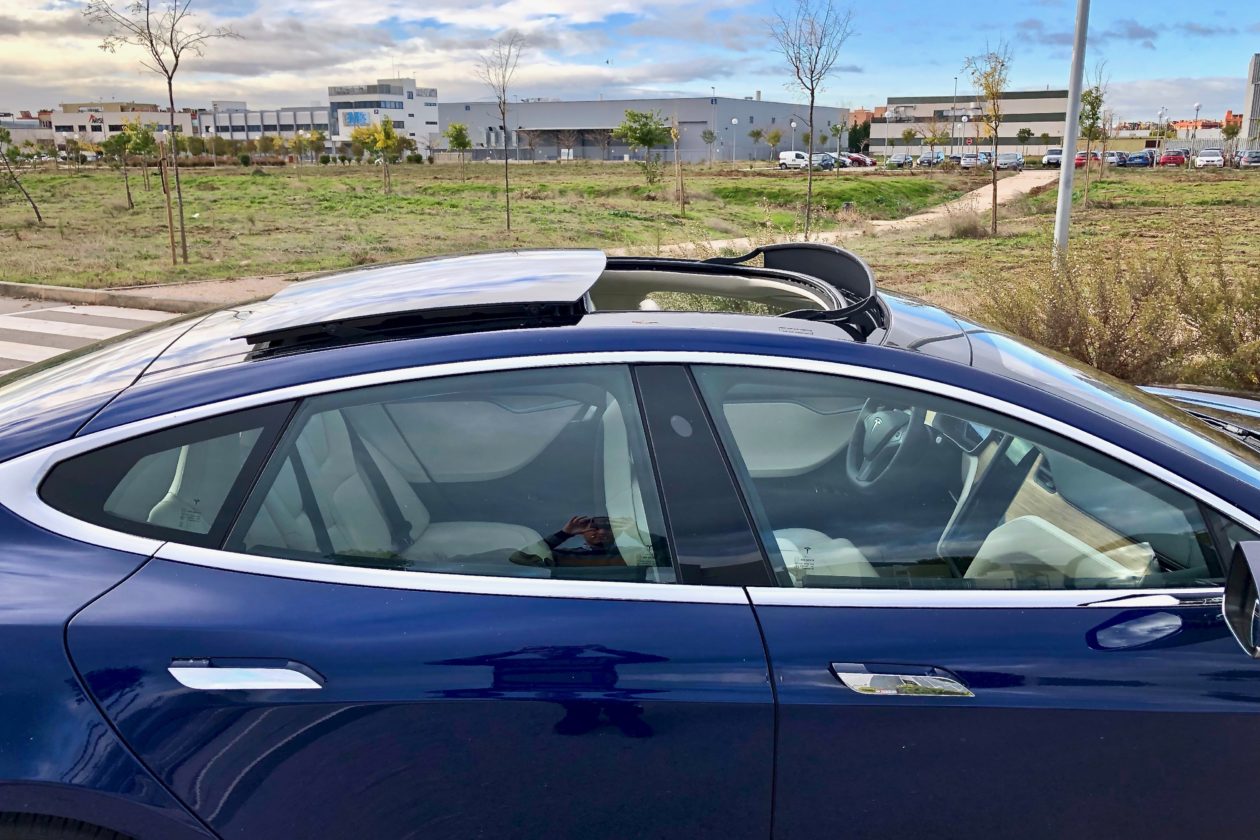 Techo exterior lateral 1260x840 - Tesla Model S 100D y nuestro viaje de 1.000 km