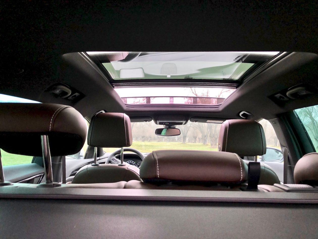 Techo panora%CC%81mico interior insignia ct 1260x945 - Opel Insignia Country Tourer 2.0 Turbo 260 CV