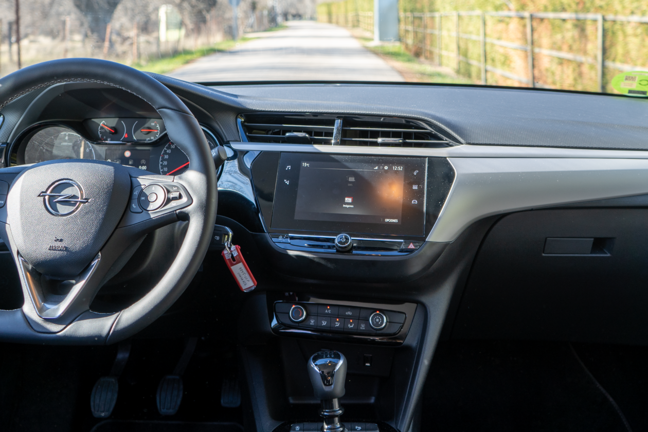 Salpicadero vista frontal Opel Corsa Edition 2020 1260x840 - Opel Corsa 2020: Un utilitario para tenerlo muy en cuenta