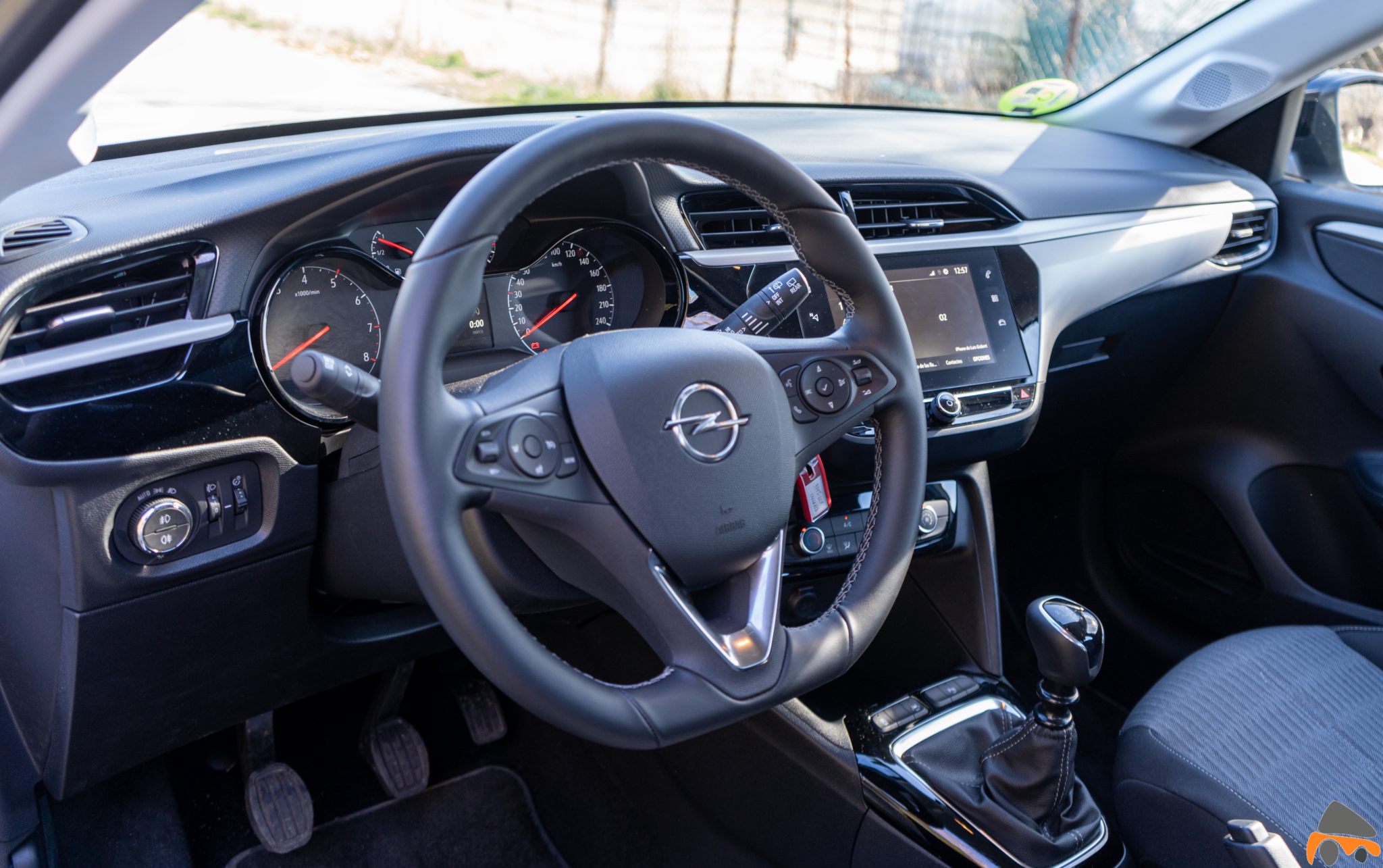 Salpicadero vista izquierda Opel Corsa Edition 2020 - Opel Corsa 2020: Un utilitario para tenerlo muy en cuenta