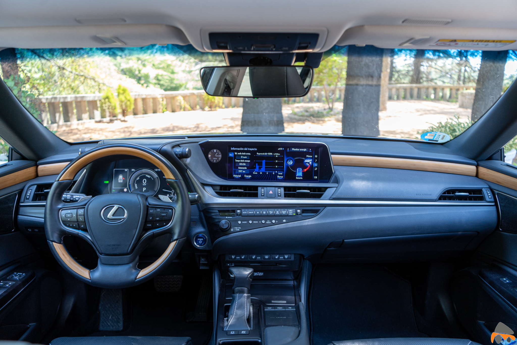 Salpicadero vista frontal completo Lexus ES 300h - Prueba Lexus ES 300h Luxury: Una berlina exclusiva y ecológica