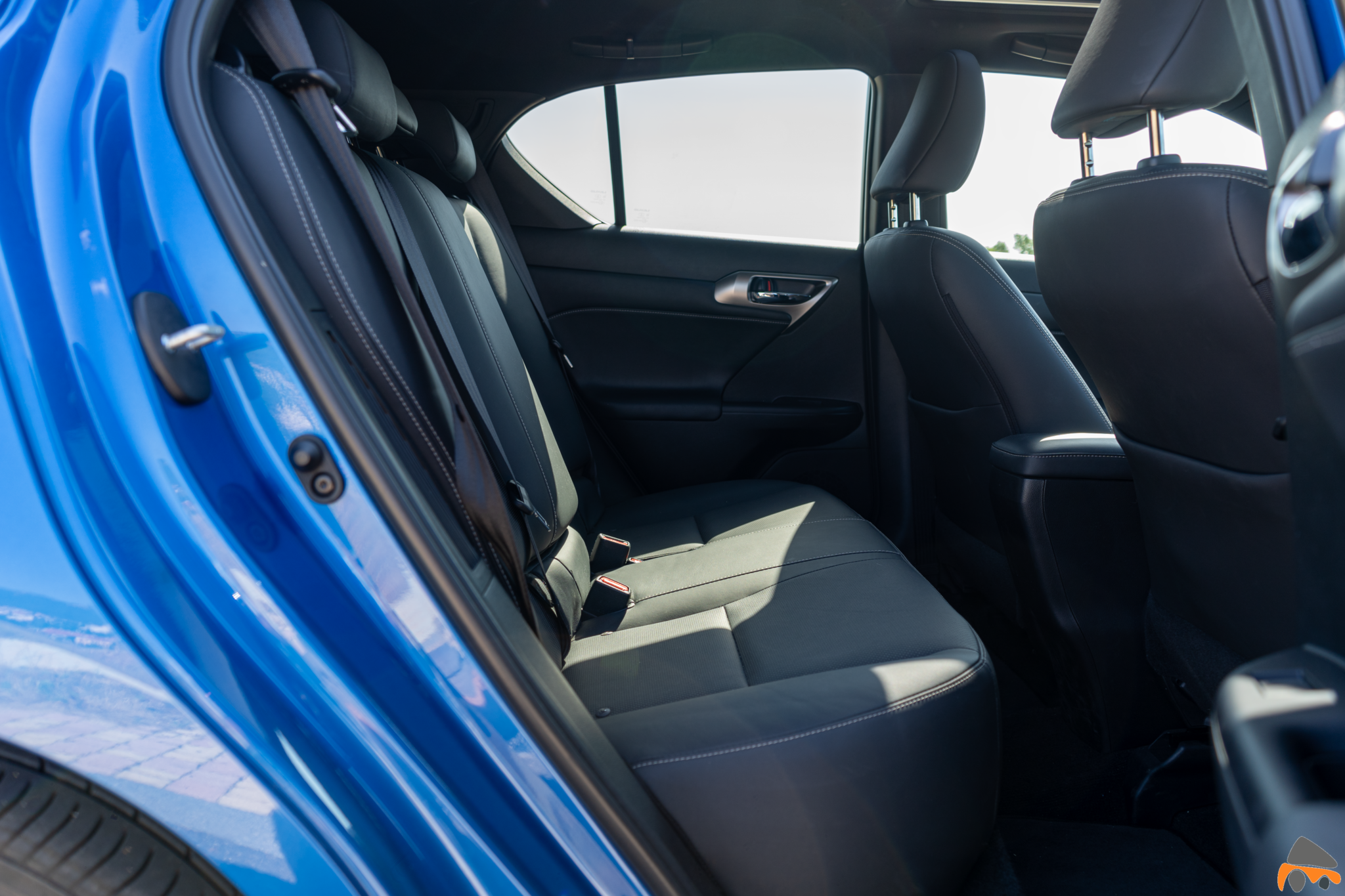 Plazas traseras vista derecha Lexus CT 200h - Prueba Lexus CT 200h 2019: Un compacto híbrido de lujo