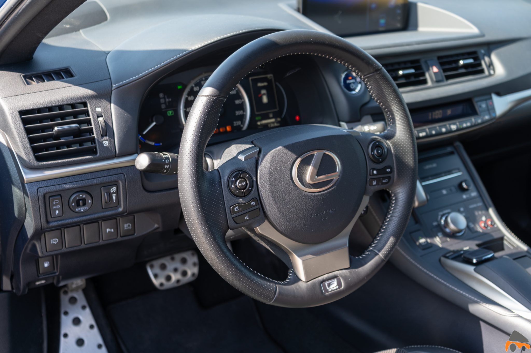 Puesto de conduccion Lexus CT 200h - Prueba Lexus CT 200h 2019: Un compacto híbrido de lujo
