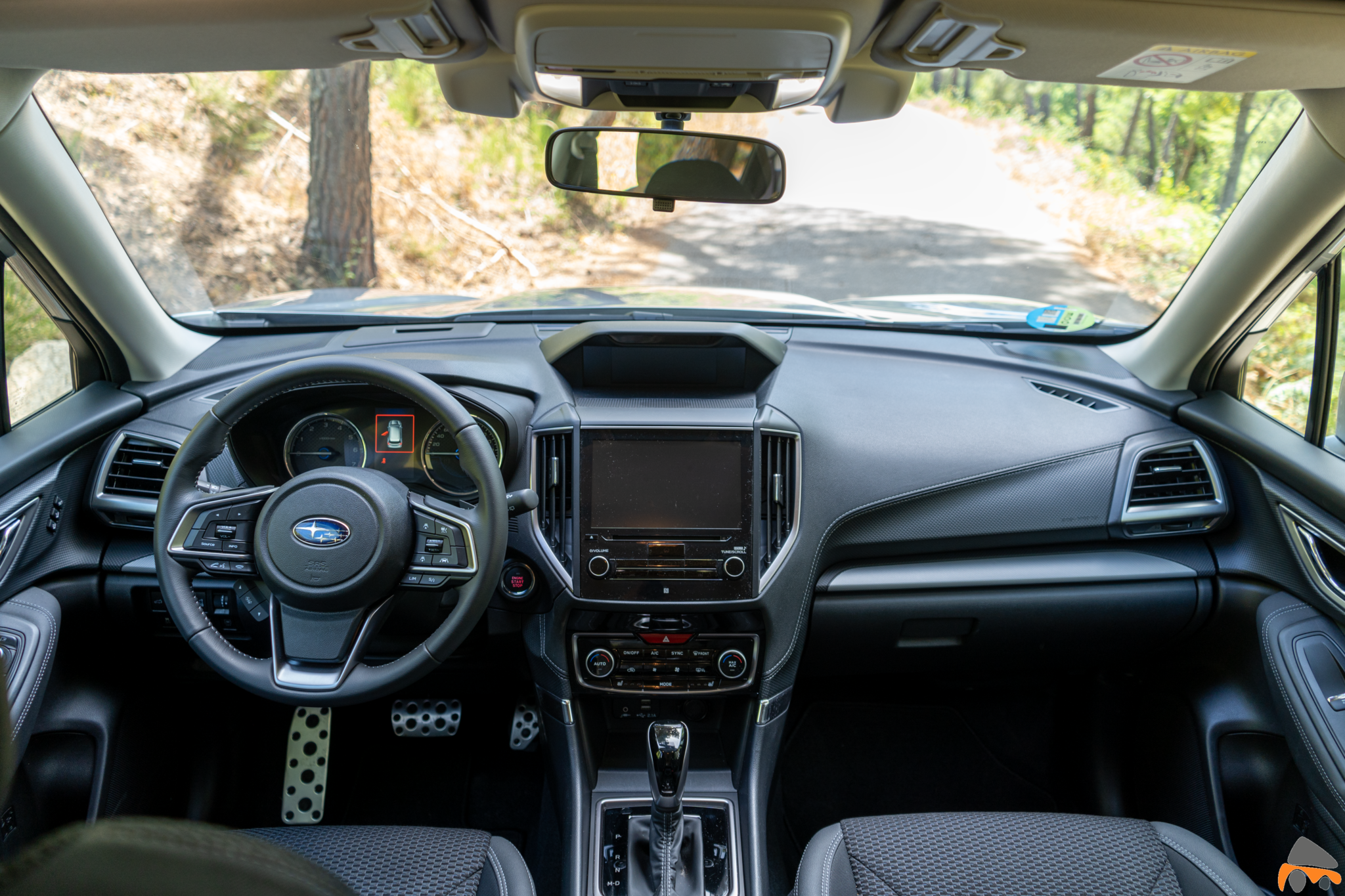 Salpicadero vista frontal completo Subaru Forester Hybrid - Prueba Subaru Forester Eco Hybrid 2020: Todo un auténtico todoterreno