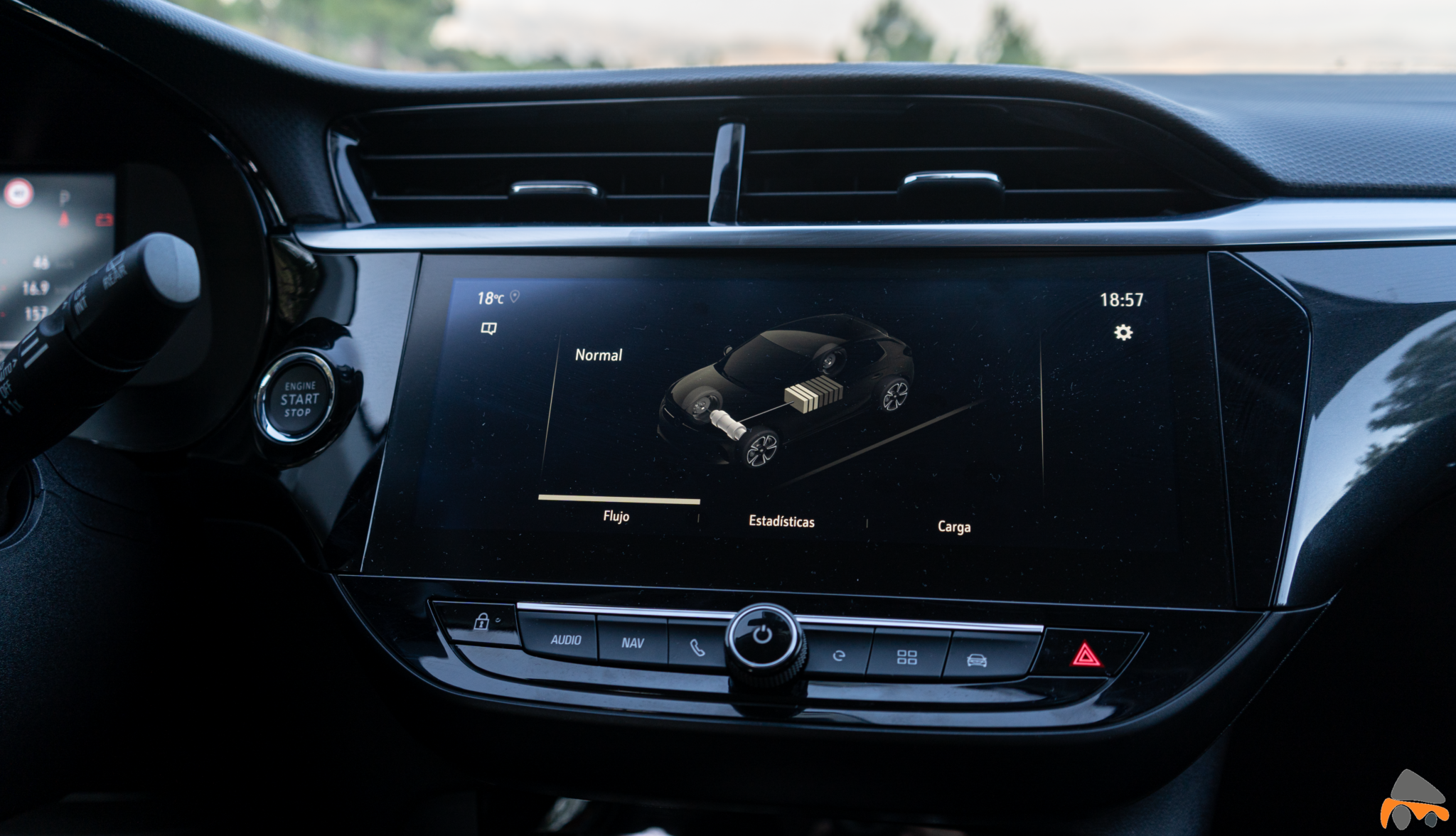 Sistema multimedia Opel Corsa e - Prueba Opel Corsa-e 2020: El primer coche eléctrico de Opel tiene 136 CV y 280 km reales de autonomía