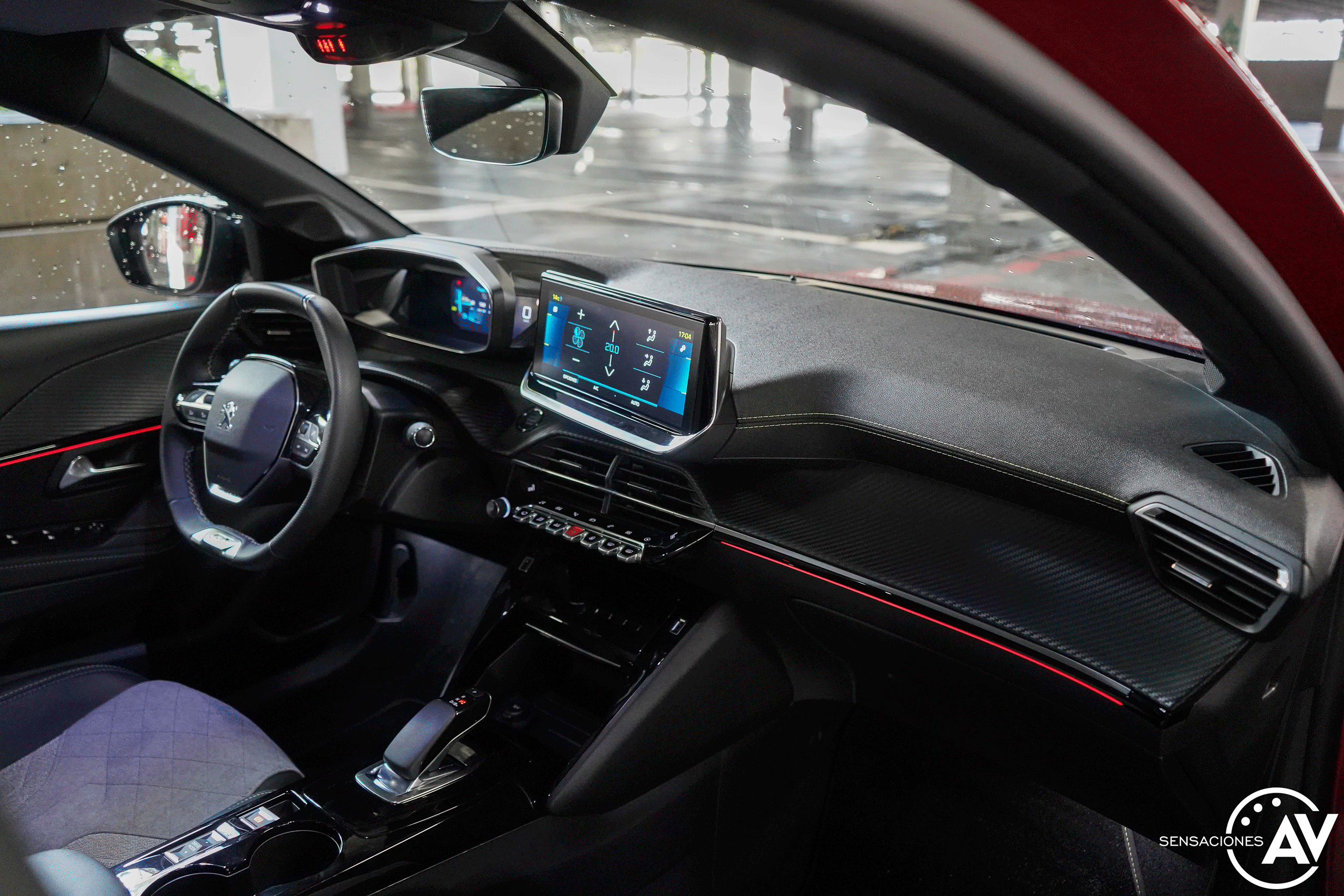Salpicadero vista derecha Peugeot e 208 - Prueba del Peugeot e-208 GT 2020: Un eléctrico con mucho carácter