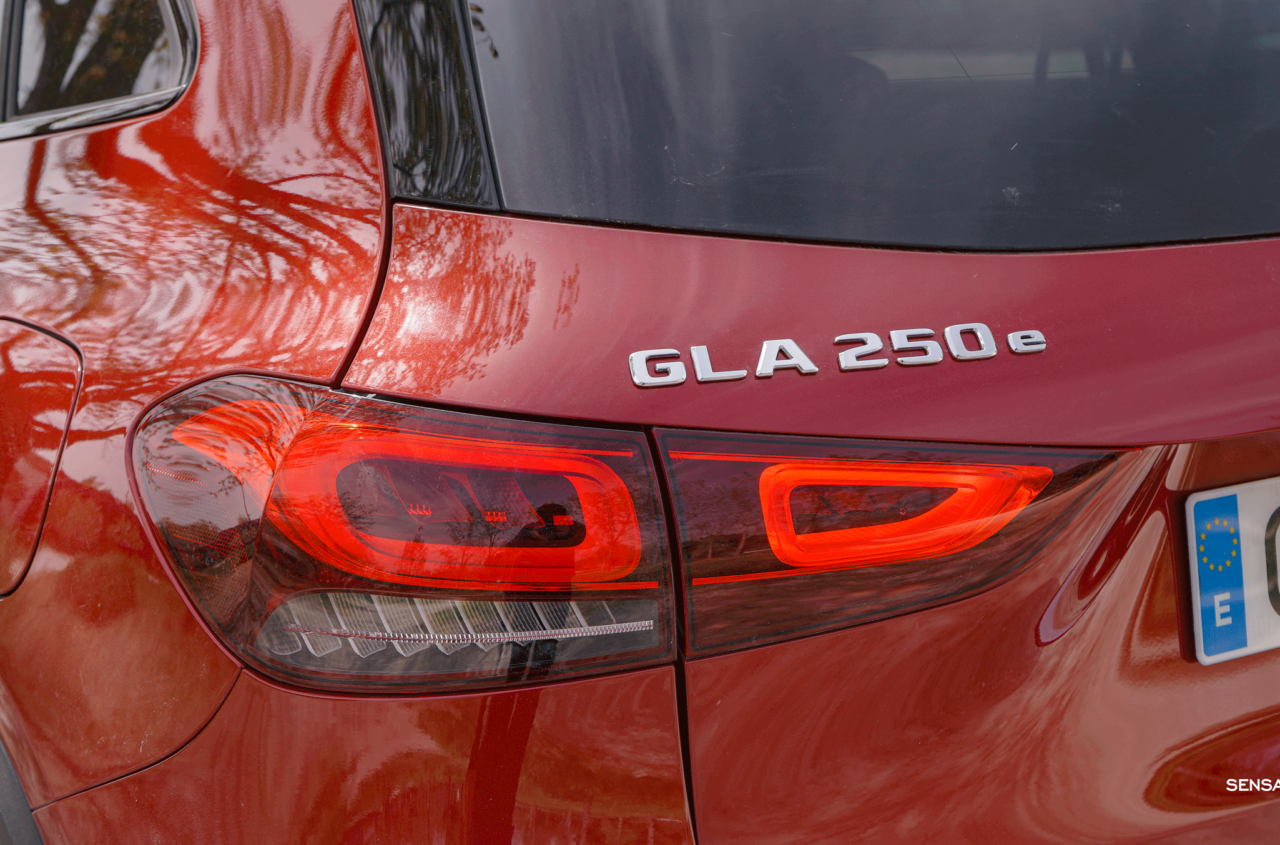 Logo Mercedes GLA 250e PHEV 1280x845 - Prueba Mercedes-Benz GLA 250 e: Una gran evolución