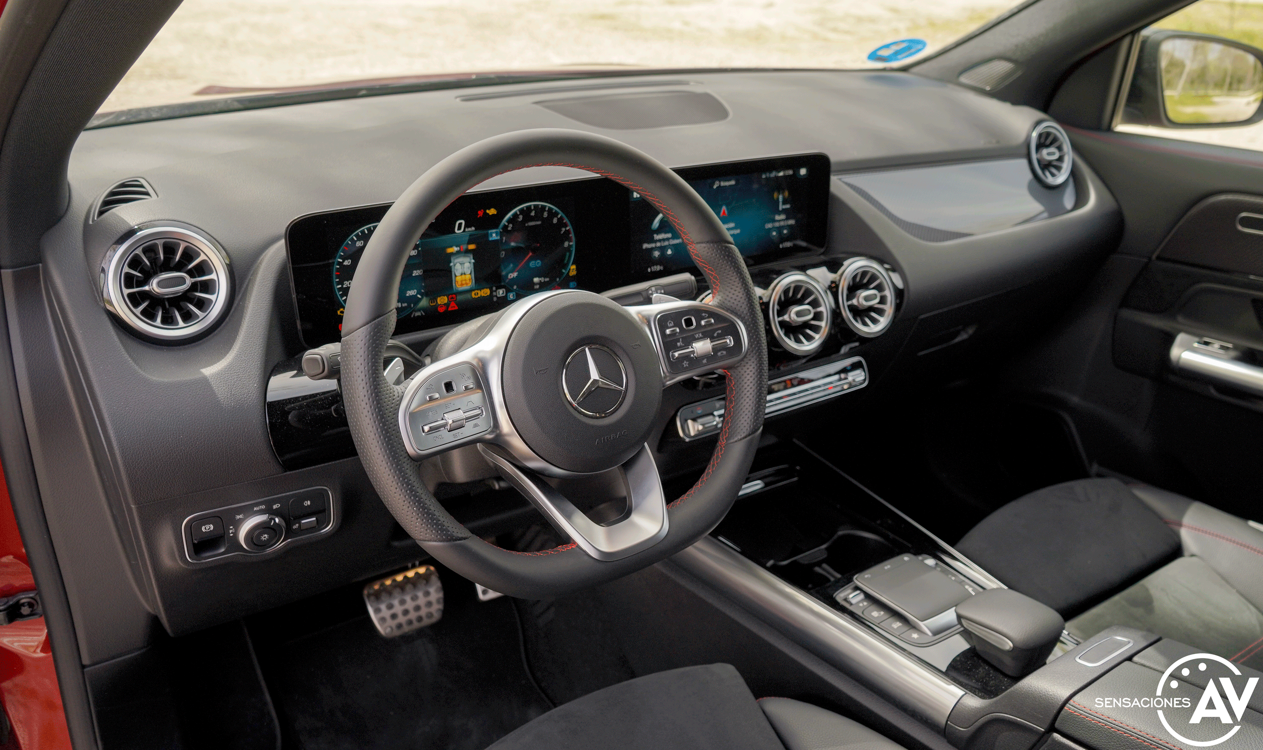 Salpicadero vista delantera izquierda Mercedes-Benz GLA 250 e