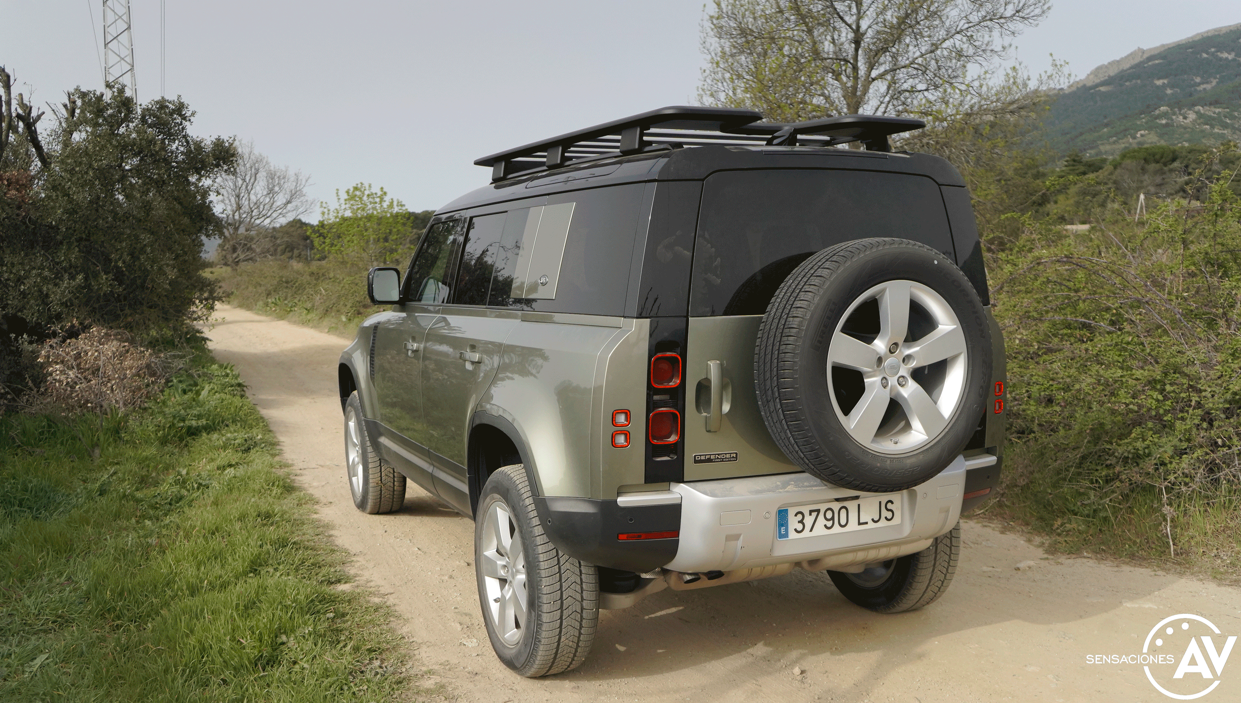 Trasera lateral izquierdo Land Rover Defender 110 D240 First Edition