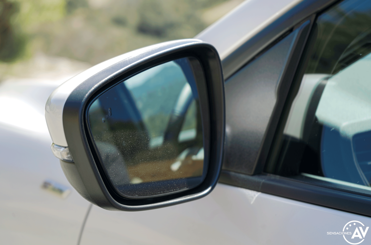 Espejo delantero izquierdo Ford Kuga HEV 1280x845 - Prueba Ford Kuga híbrido 2021: ¿Uno de los mejores SUV híbridos?