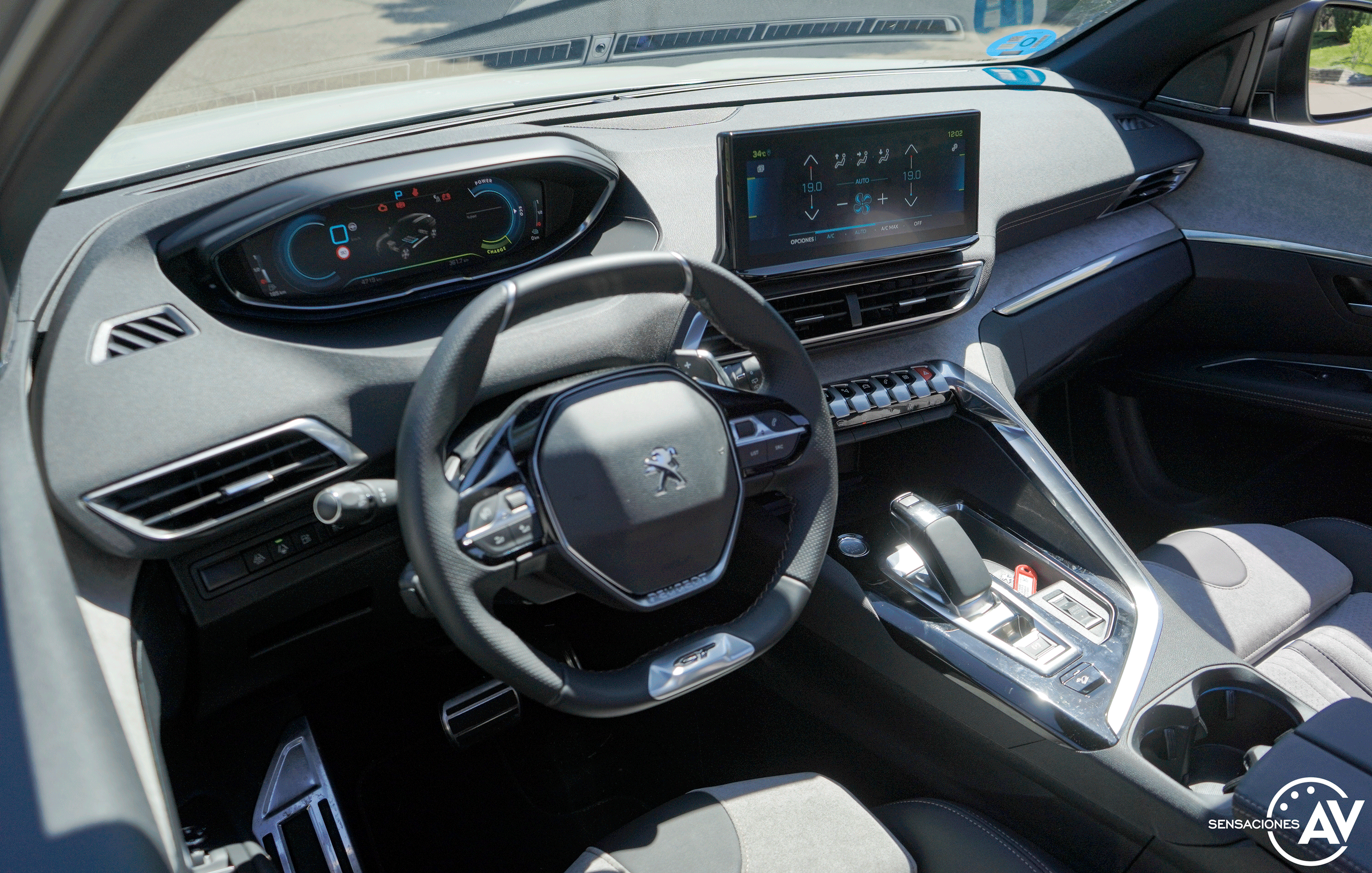 Salpicadero vista delantera izquierda Peugeot 3008 Hybrid4 2021 GT-Pack