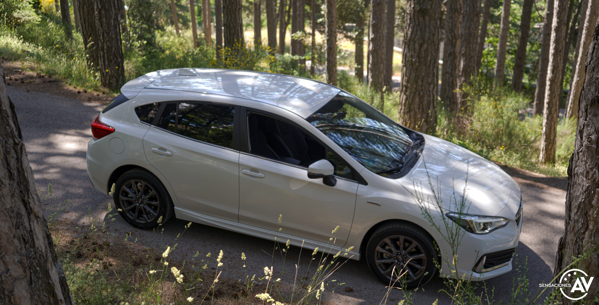 Lateral derecho paisaje Subaru Impreza ecoHybrid