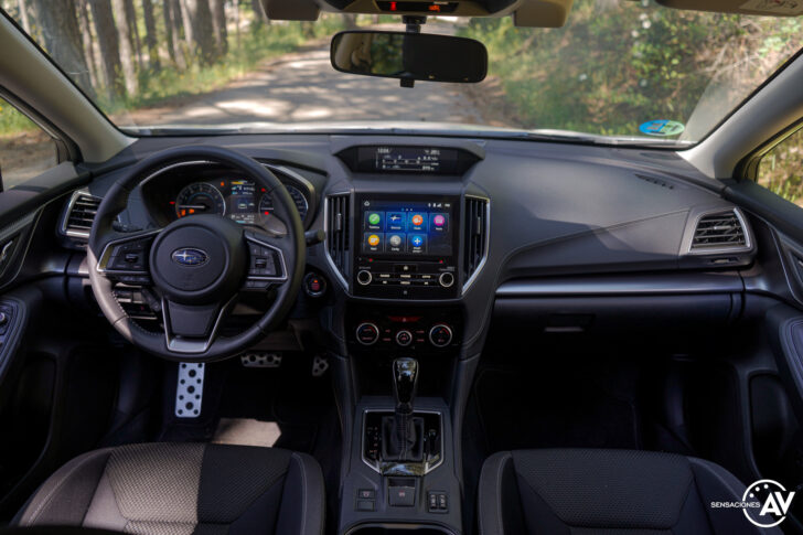 Salpicadero vista frontal Subaru Impreza 728x485 - Prueba Subaru Impreza ecoHybrid 2021: Una leyenda electrificada