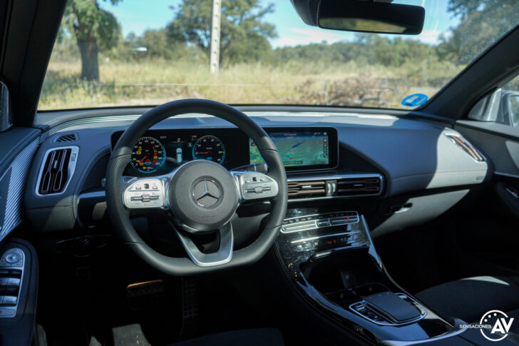 Salpicadero vista trasera izquierda Mercedes EQC 728x485 - Prueba Mercedes-Benz EQC 400 4Matic: El SUV eléctrico de Mercedes que destaca por su confort y por su tecnología