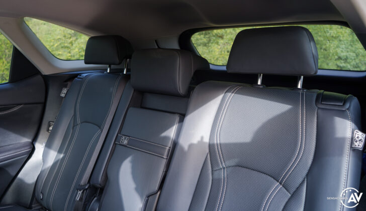Asientos traseros vista izquierda Lexus RXL 728x421 - Prueba Lexus RX 450hL Executive 2021: ¿El SUV de lujo más cómodo con 7 plazas?