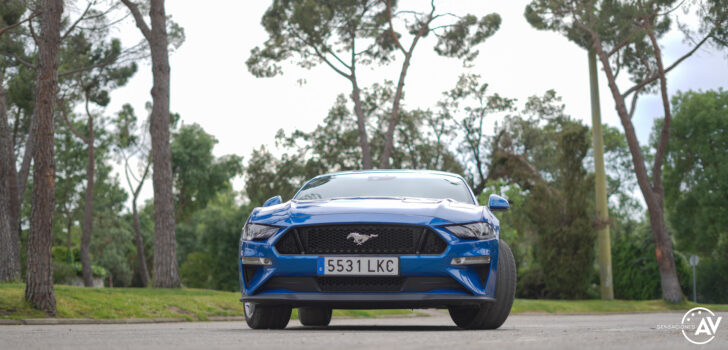 Frontal Ford Mustang 728x350 - Prueba Ford Mustang GT Fastback 2021: Puro músculo. ¡Que Dios bendiga a América!
