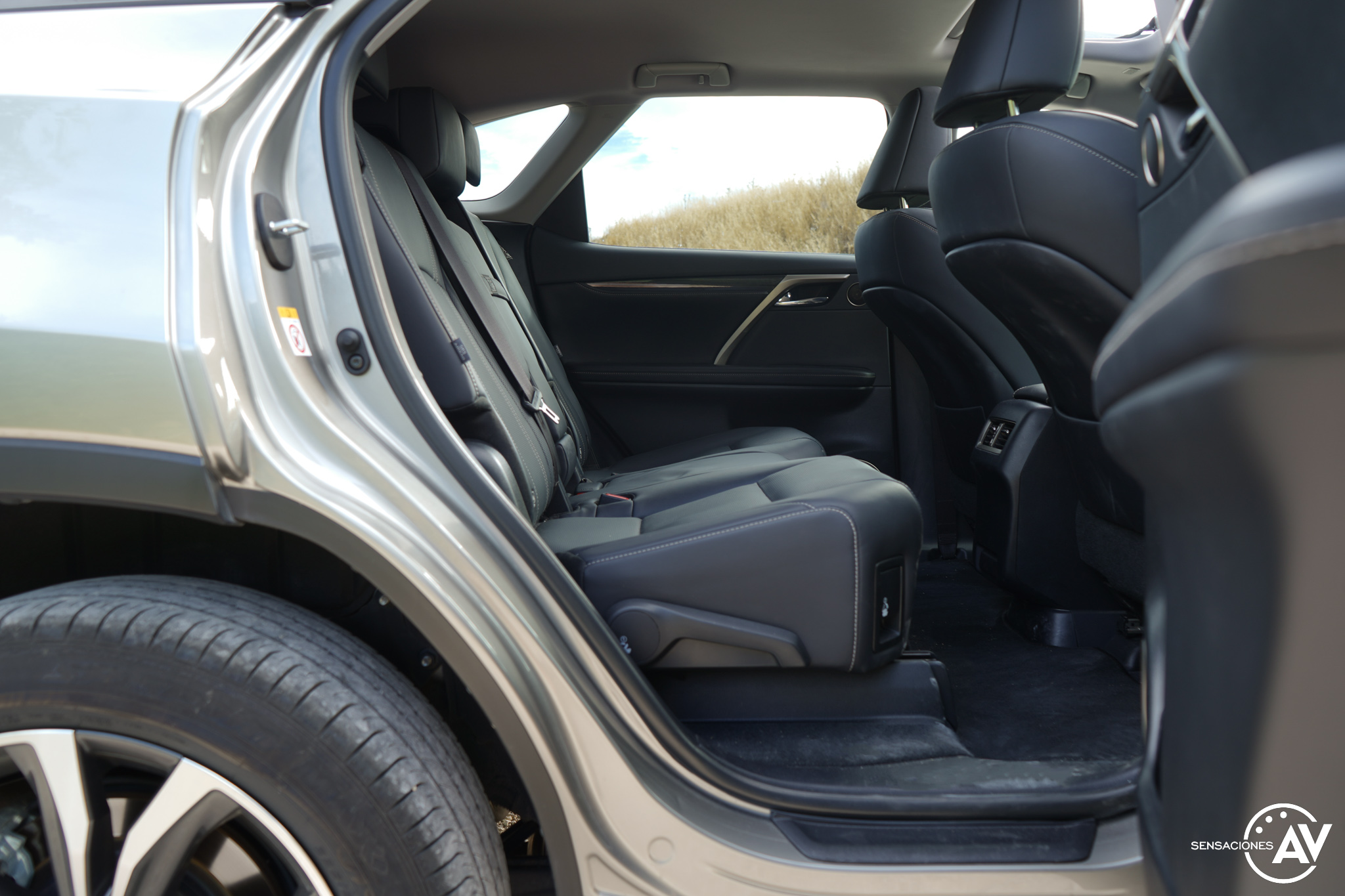 Plazas traseras vista derecha Lexus RXL - Prueba Lexus RX 450hL Executive 2021: ¿El SUV de lujo más cómodo con 7 plazas?