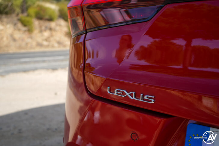 Nomeclatura Lexus Lexus UX 300e 728x485 - Prueba Lexus UX 300e Business: Lujo, confort, garantía y electricidad todo en uno