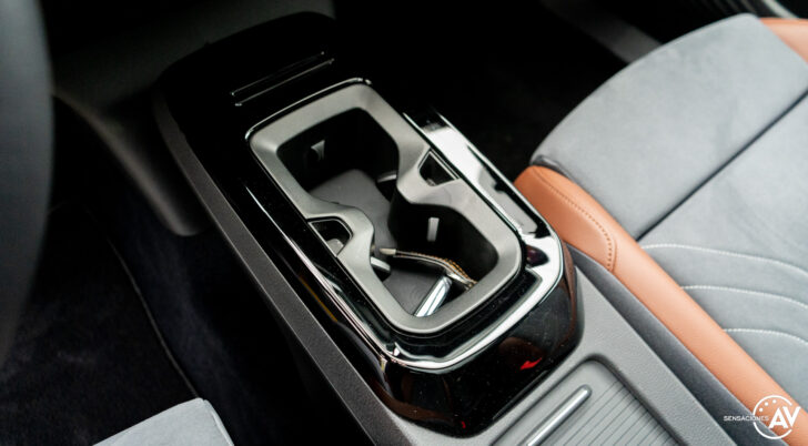 Huecos delanteros consola central Volkswagen ID.4 First Edition 728x402 - Prueba Volkswagen ID.4: Un SUV eléctrico para todos