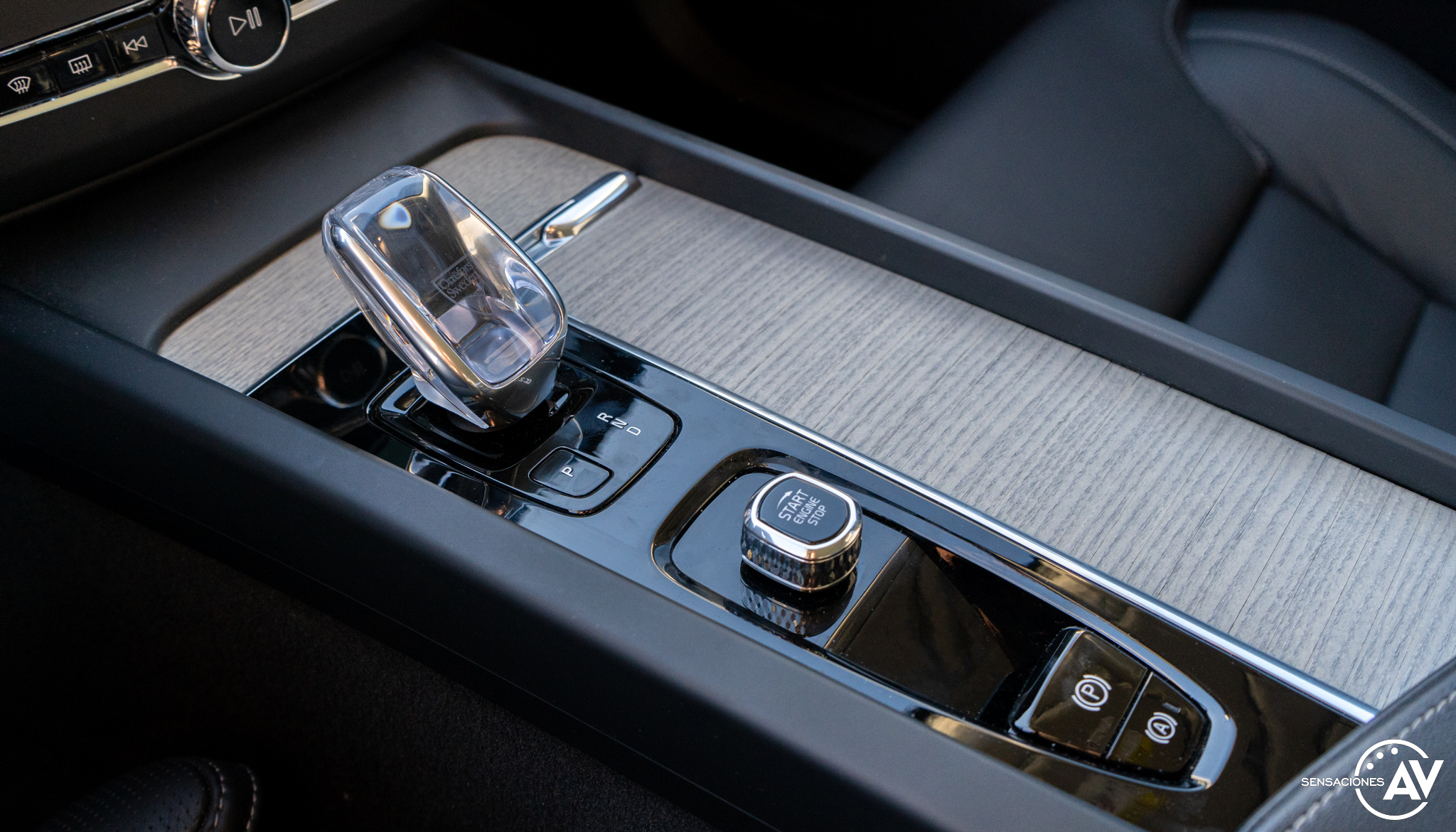 Consola central Volvo XC60 PHEV - Prueba Volvo XC60 Recharge T6 eAWD Ultimate 2022: Todo calidad y confort. ¡Que tiemblen los alemanes!