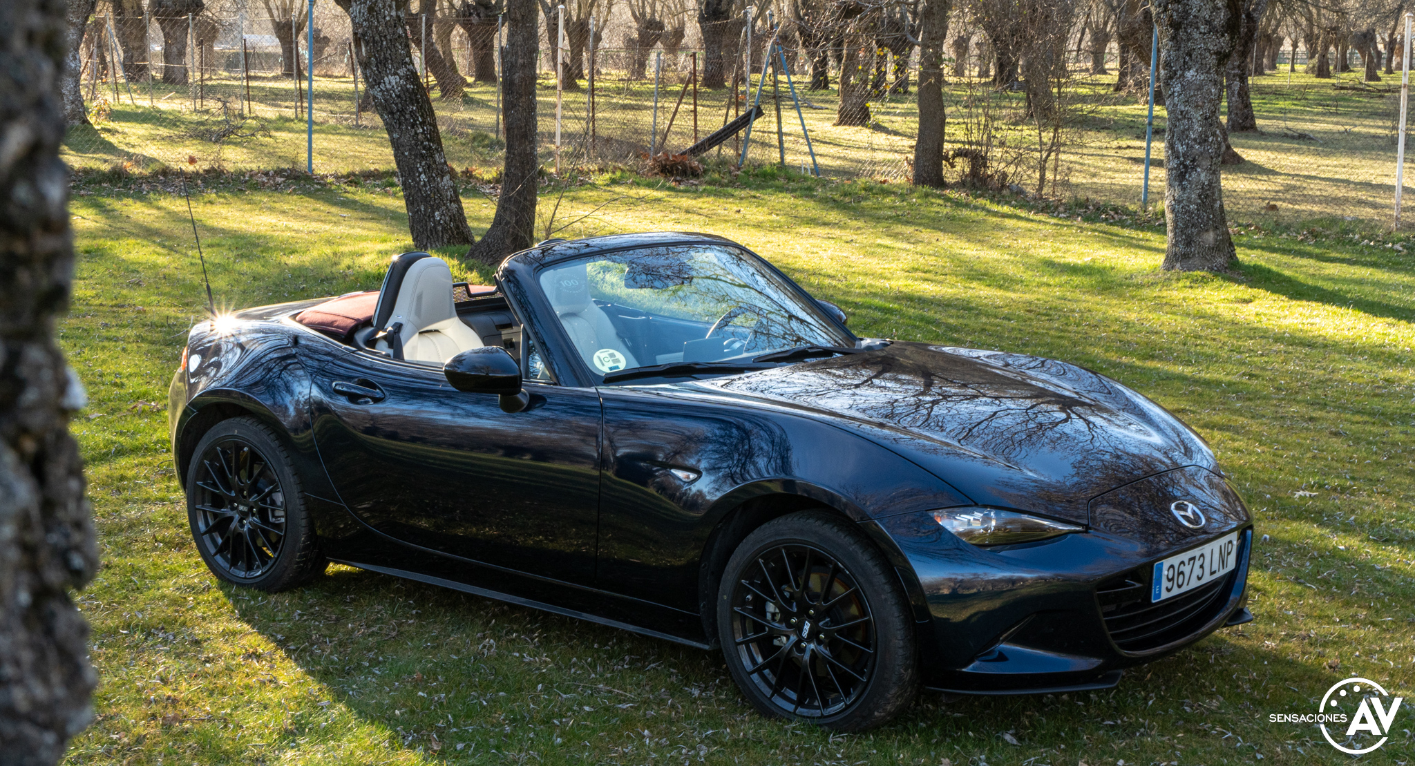 cuidadosamente Dar Al aire libre Prueba Mazda MX-5 2.0 Skyactiv-G 184 CV Blue & RED Edition: El rey de los  descapotables - Sensaciones al volante